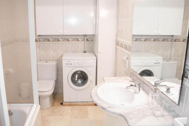 Apartamento Rio Mar マルベーリャ エクステリア 写真